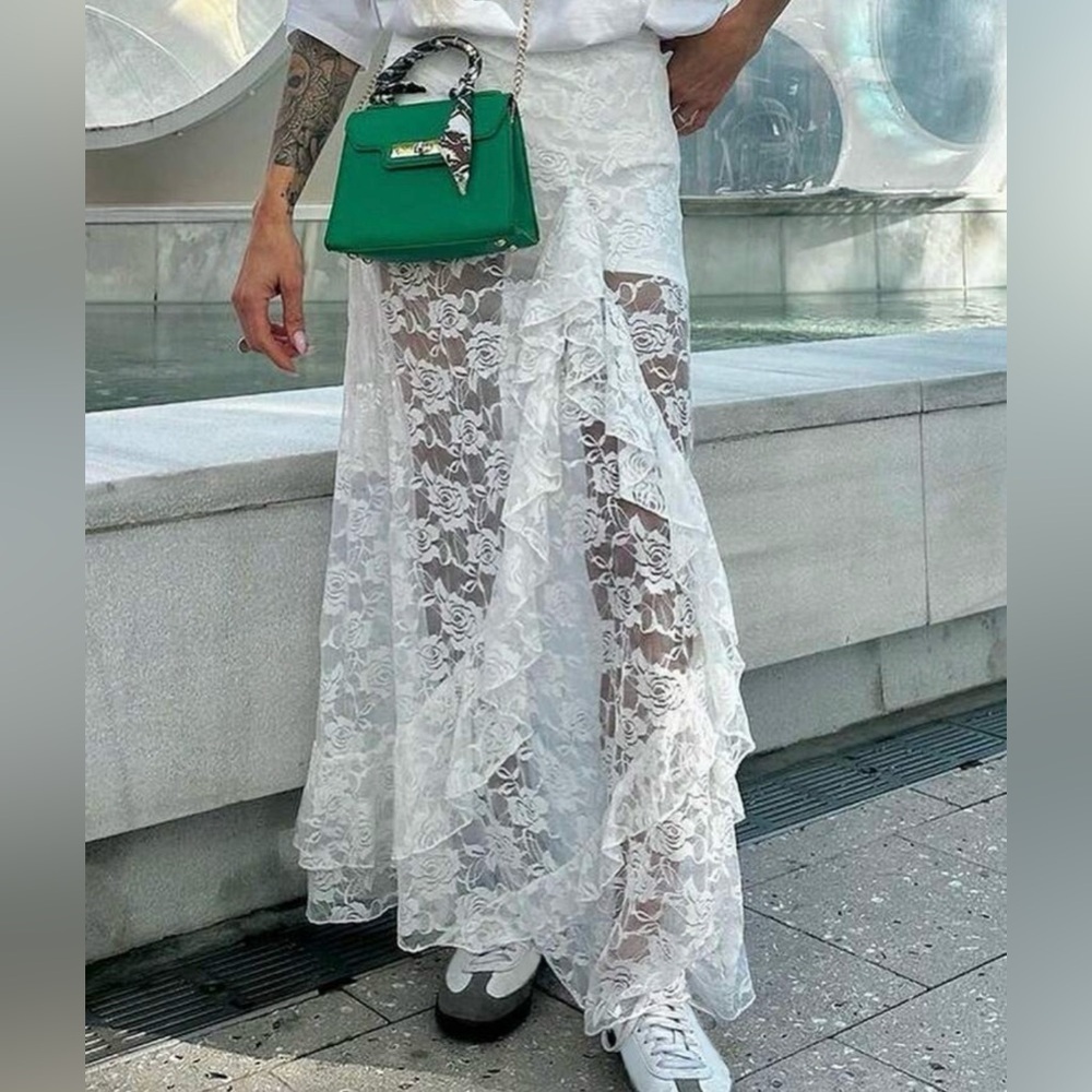 LAST ONE Elegant White Lace Skirt - Picture 2 of 6
